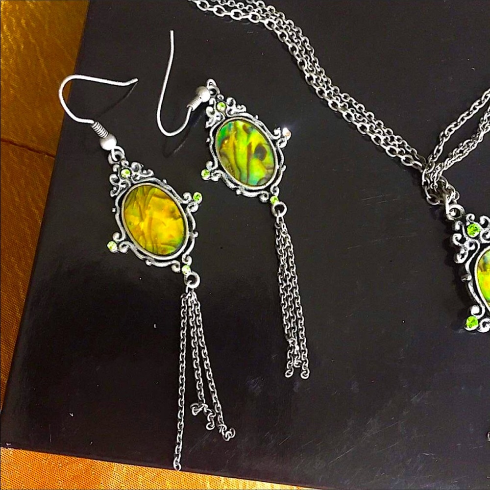 Gothic Necklace & Earrings Matching Jewelry Set Dark Academia Double Chain Rare - Picture 3 of 5